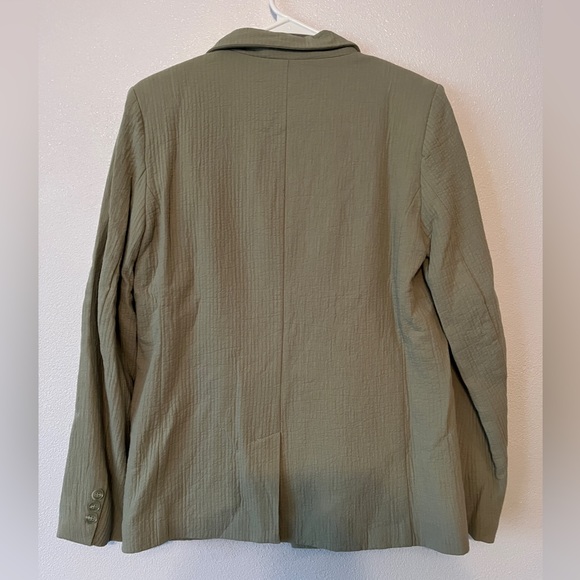 Forever 21 Pastel Green Blazer and Short Set - Picture 8 of 10